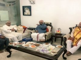 mohan-bhagwat-with-meet-those-who-fought-the-case-for-ram lalla-2